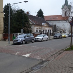 Přechod před školou je s retardérem